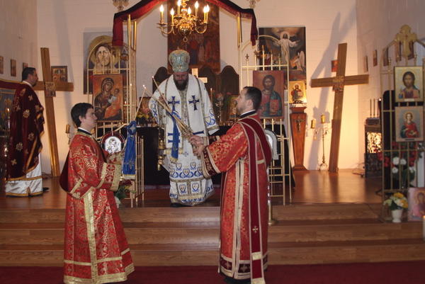 Slujba Arhiereasca Noiembrie 2011 017